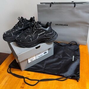 Balenciaga Triple S all over logo sneakers W9